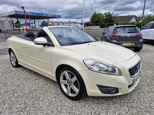 Used Volvo C70 SE Lux 2010 White Cabriolet