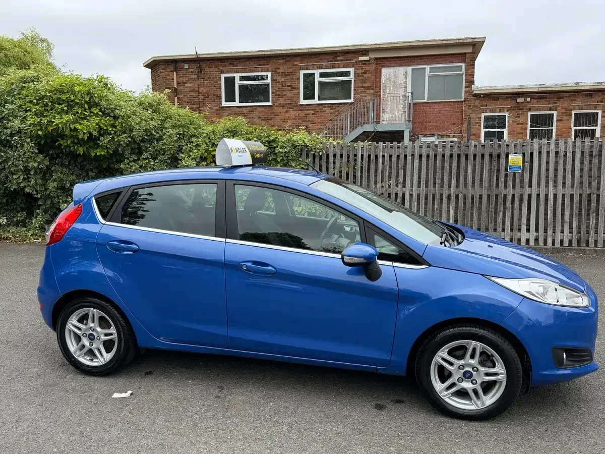 Used Ford Fiesta Zetec 2013 Blue Hatchback