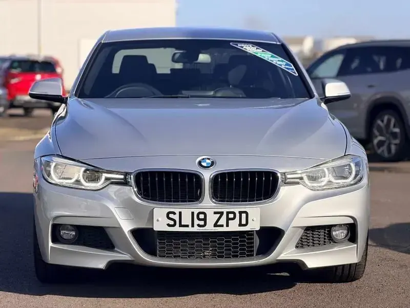 Begagnad BMW 320 M Sport 2019 Silver Sedan