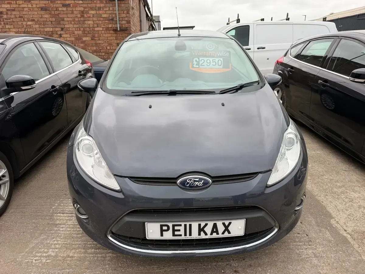Used Ford Fiesta Titanium 96 HP (70 kW) 2011 Grey Hatchback