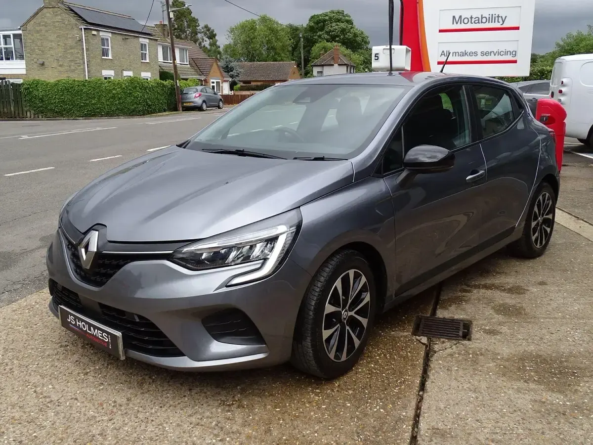 Used Renault Clio Evolution 90 HP (66 kW) 2023 Grey Hatchback