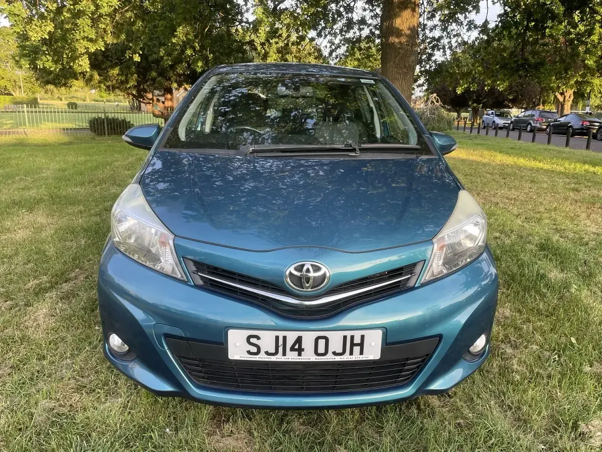 Usado Toyota Yaris Plus 2014 Azul Citadino