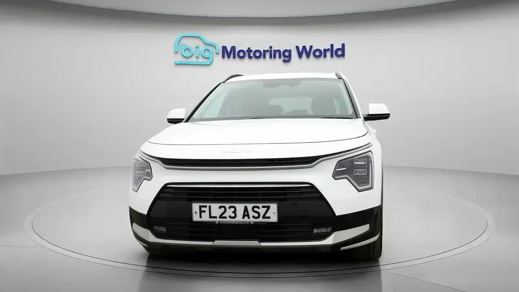 Gebraucht Kia Niro 139 PS (102 kW) 2023 Weiß SUV