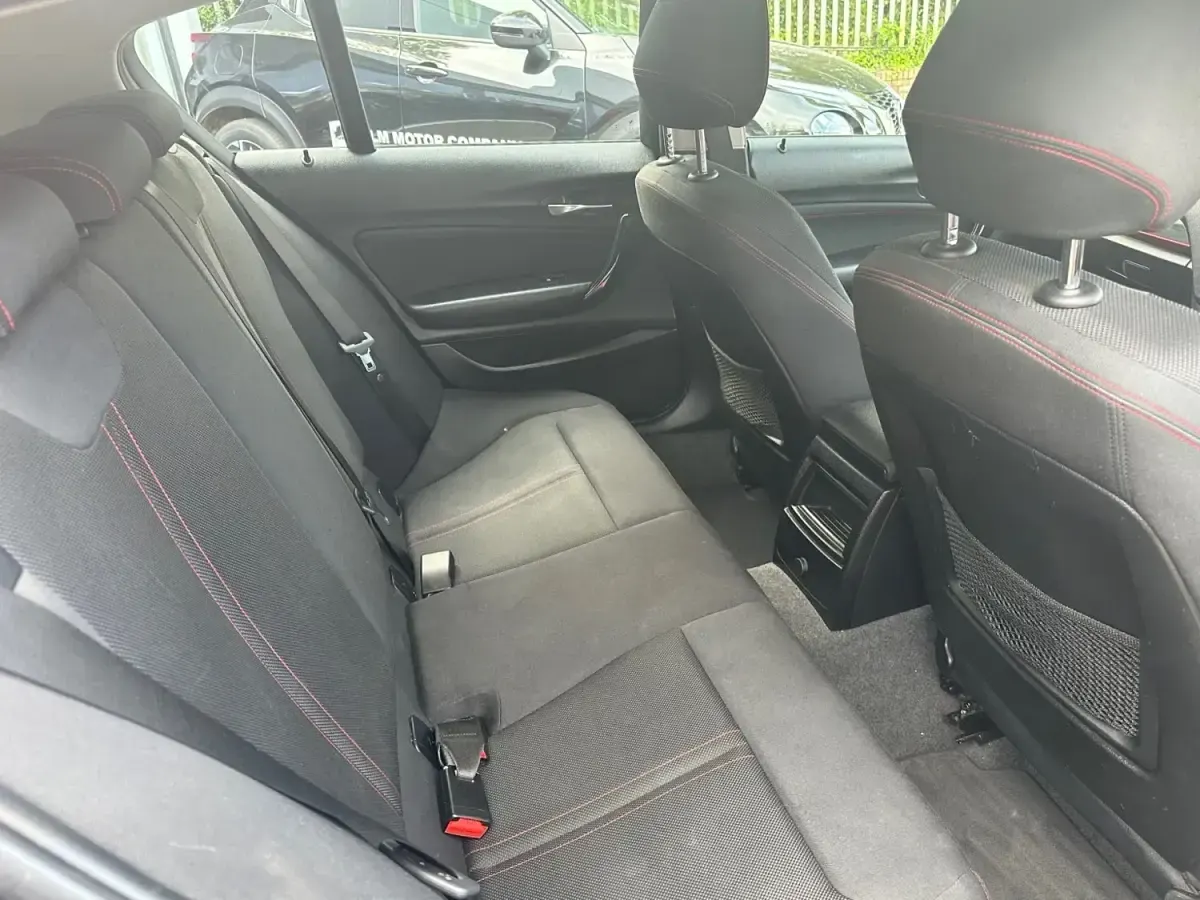 Usado BMW 118 Sport Line 2017 Preto Citadino