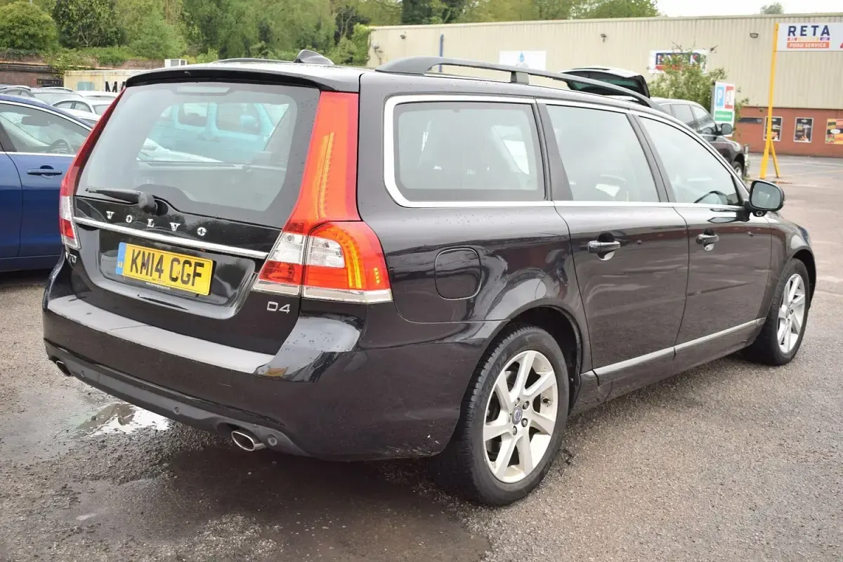 Used Volvo V70 SE 181 HP (133 kW) 2014 Black Estate