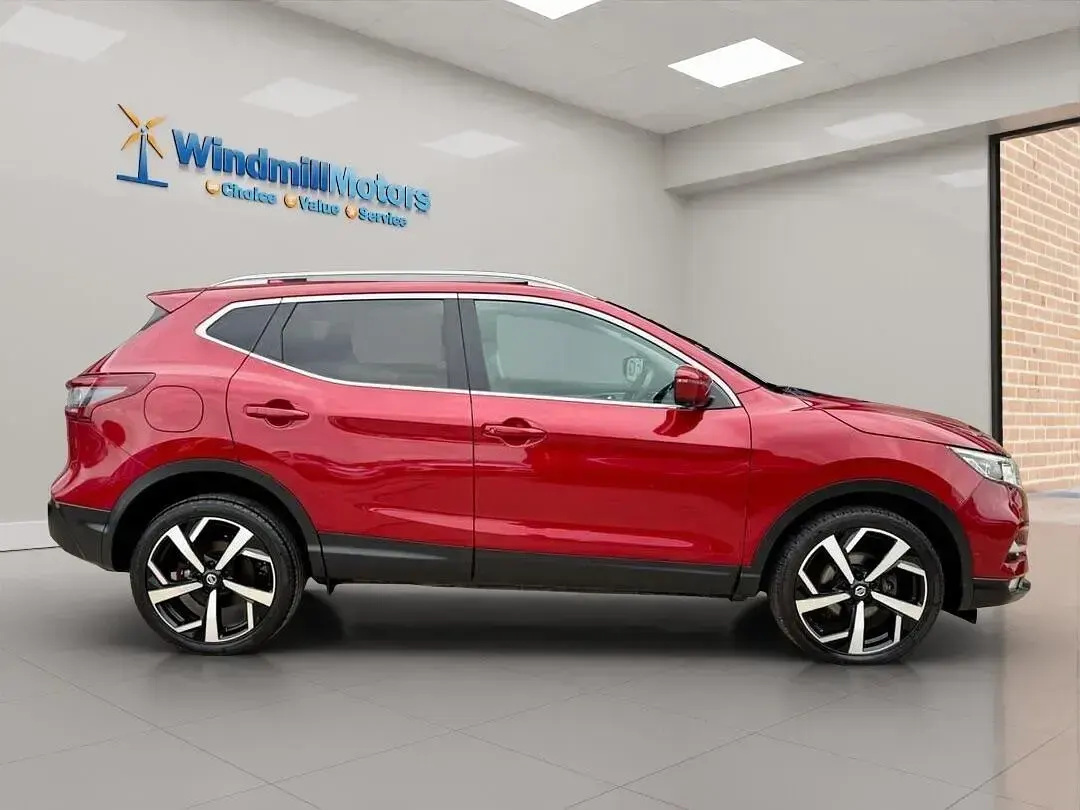 Used Nissan Qashqai Tekna 115 HP (84 kW) 2020 Red SUV