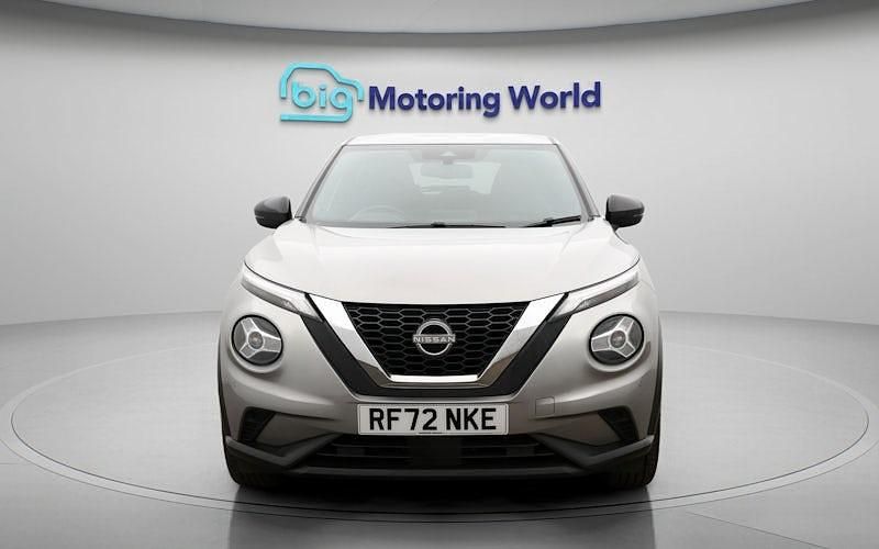 Used Nissan Juke N-Connecta 114 HP (83 kW) 2023 Silver SUV