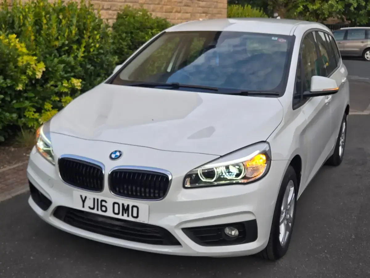 Used BMW 218 Luxury Line 150 HP (110 kW) 2016 White Estate