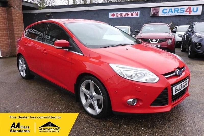 Used Ford Focus Titanium X 115 HP (84 kW) 2013 Red Hatchback