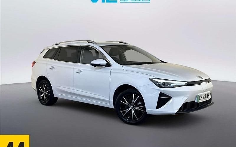 Used MG MG5 EV Trophy 114 kW (156 HP) 2022 White Estate