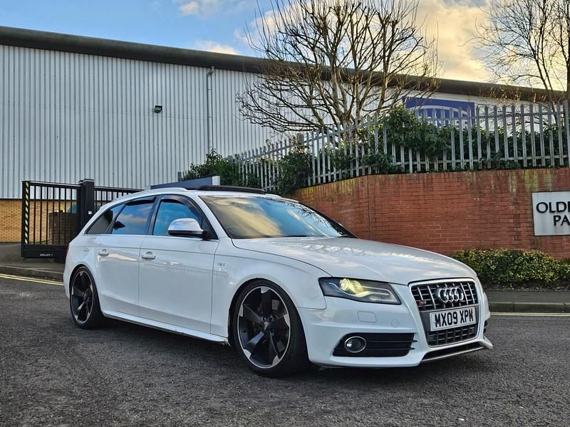Used Audi A4 2009 White Estate