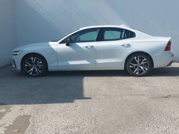 Used Volvo S60 R-Design 390 HP (286 kW) 2021 White Sedan