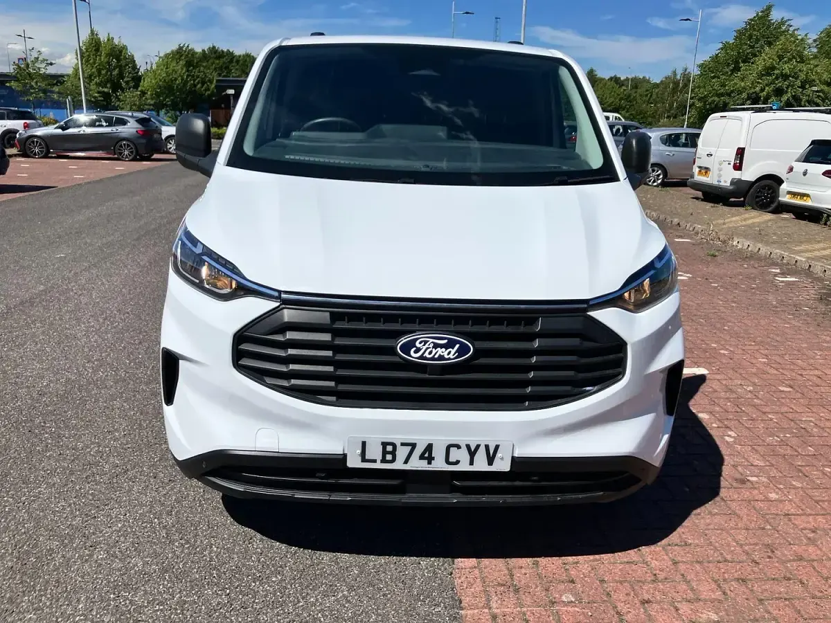 Used Ford Transit Custom Trend 136 HP (100 kW) 2024 White Van