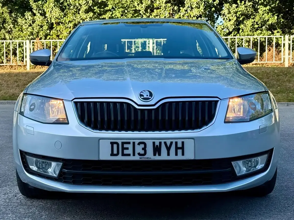 Used Skoda Octavia Elegance 105 HP (77 kW) 2013 Silver Hatchback