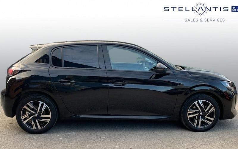 Used Peugeot 208 Allure+ 102 HP (75 kW) 2023 Black Hatchback