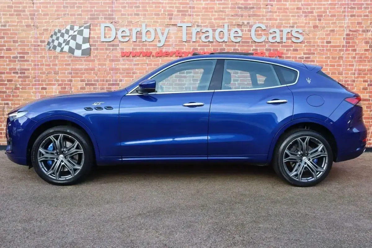 Begagnad Maserati Levante GT 330 HK (242 kW) 2021 Blå SUV