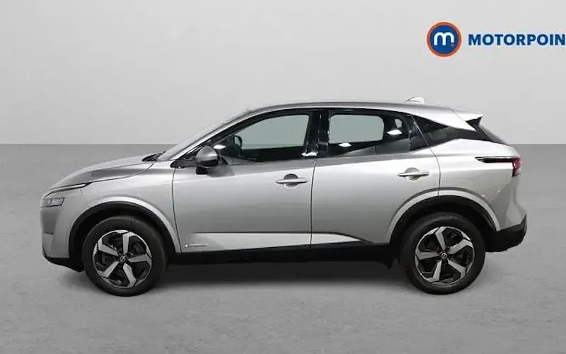 Used Nissan Qashqai Acenta Premium 190 HP (139 kW) 2023 Silver SUV