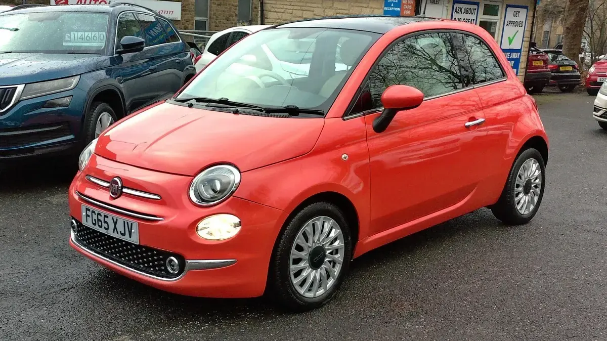 Used Fiat 500 Lounge 105 HP (77 kW) 2015 Pink Hatchback