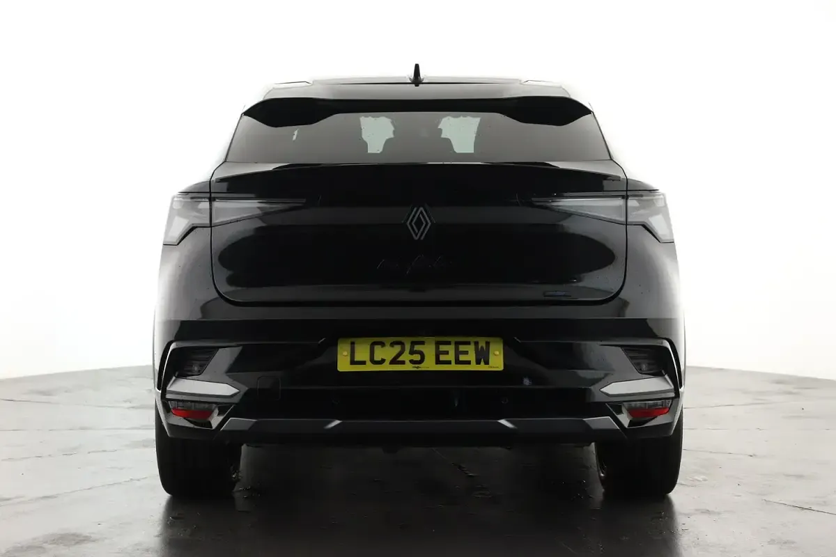 Used Renault Rafale Techno Esprit Alpine 200 HP (147 kW) 2025 Additional metallic  diamond black  SUV