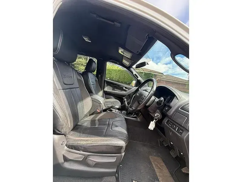 Used Isuzu D-Max 2016 White Pickup