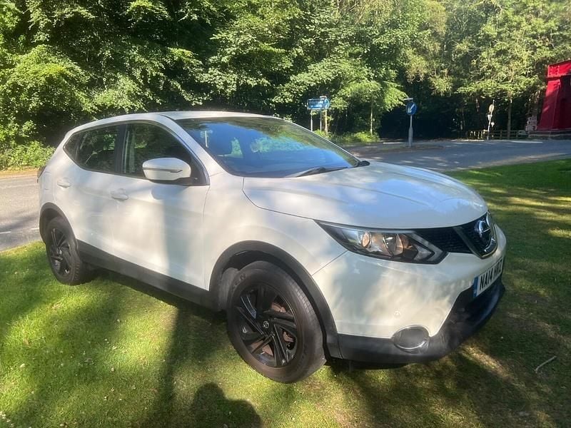 Used Nissan Qashqai Acenta 2014 White SUV