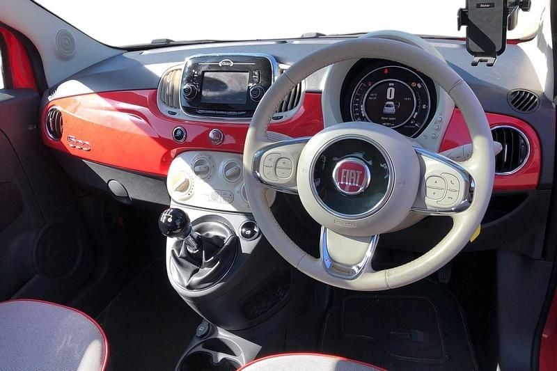 Usado Fiat 500 Lounge 69 HP (50 kW) 2017 Rosa Citadino