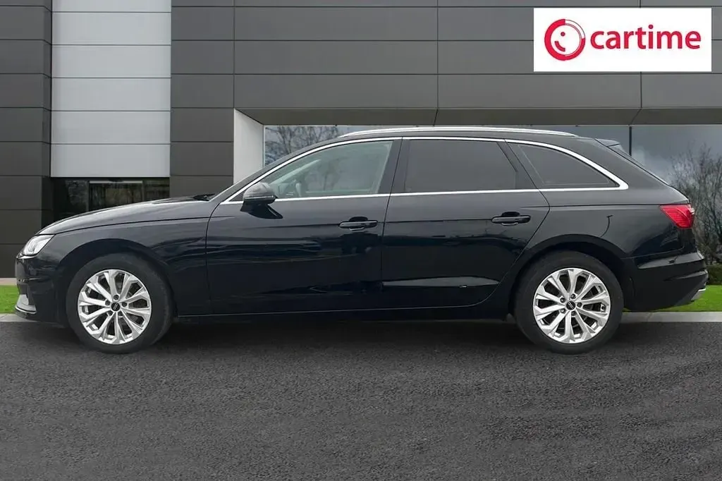 Usado Audi A4 Comfort 163 CV (119 kW) 2023 Negro Familiar