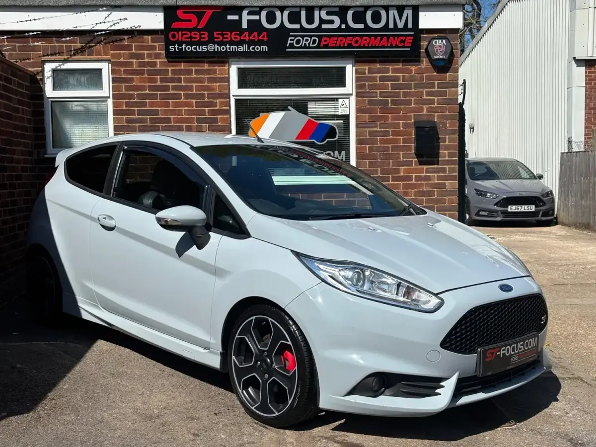 Używany Ford Fiesta ST200 200 KM (147 kW) 2017 Szary Hatchback