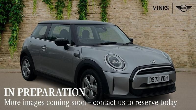 Used Mini Cooper Classic 134 HP (98 kW) 2023 Silver Hatchback