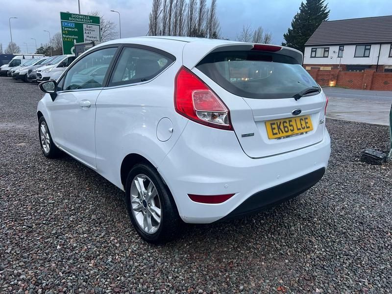 Used Ford Fiesta Zetec 2015 White Hatchback