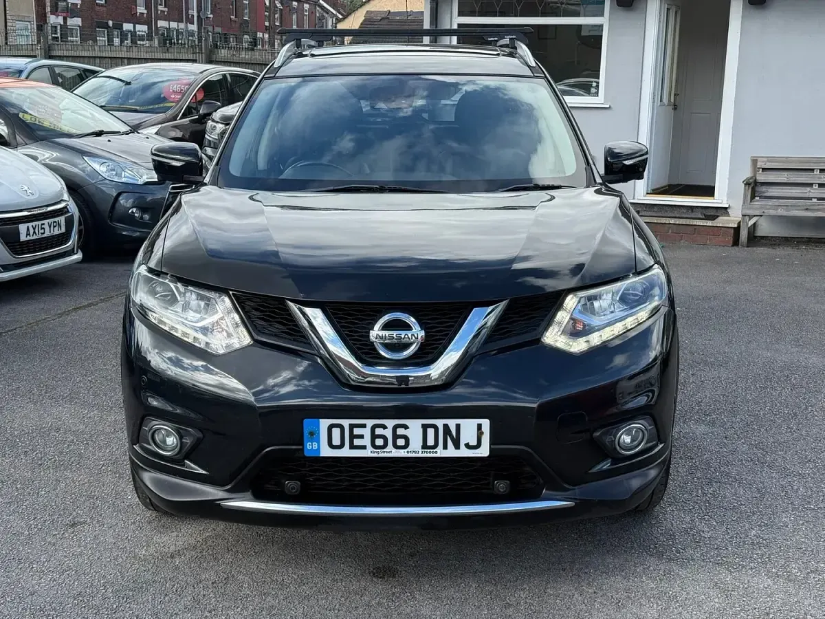 Used Nissan X-Trail Tekna 163 HP (119 kW) 2016 Black SUV