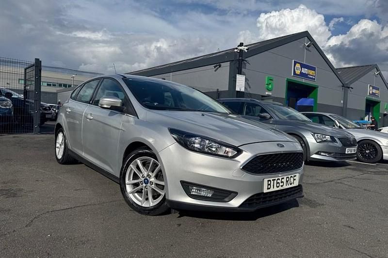 Silver Used 2015 Ford Focus Zetec Hatchback | £6,795 (Fair price) - Image 1/1