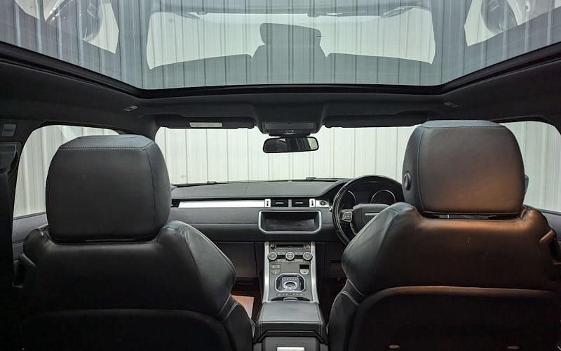 Used Land Rover Range Rover evoque HSE Dynamic 179 HP (131 kW) 2016 White Coupe