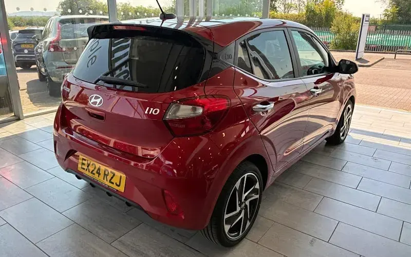 Used Hyundai i10 Premium 84 HP (61 kW) 2023 Hatchback