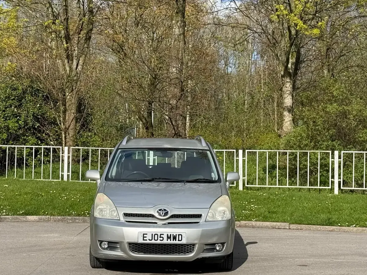 Used Toyota Corolla Verso 2005 Silver MPV