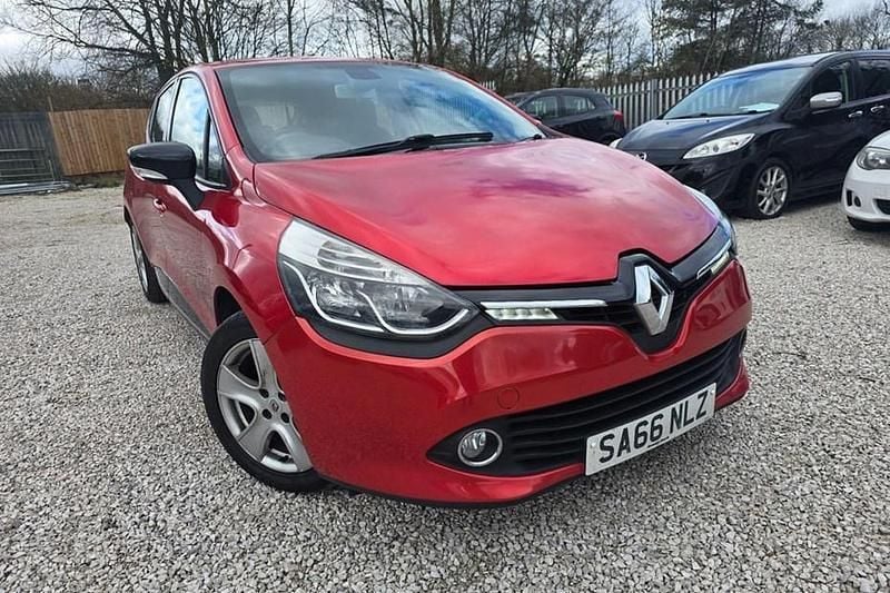 Red Used 2016 Renault Clio IV Dynamique Hatchback | £3,695 (Good price) - Image 1/1