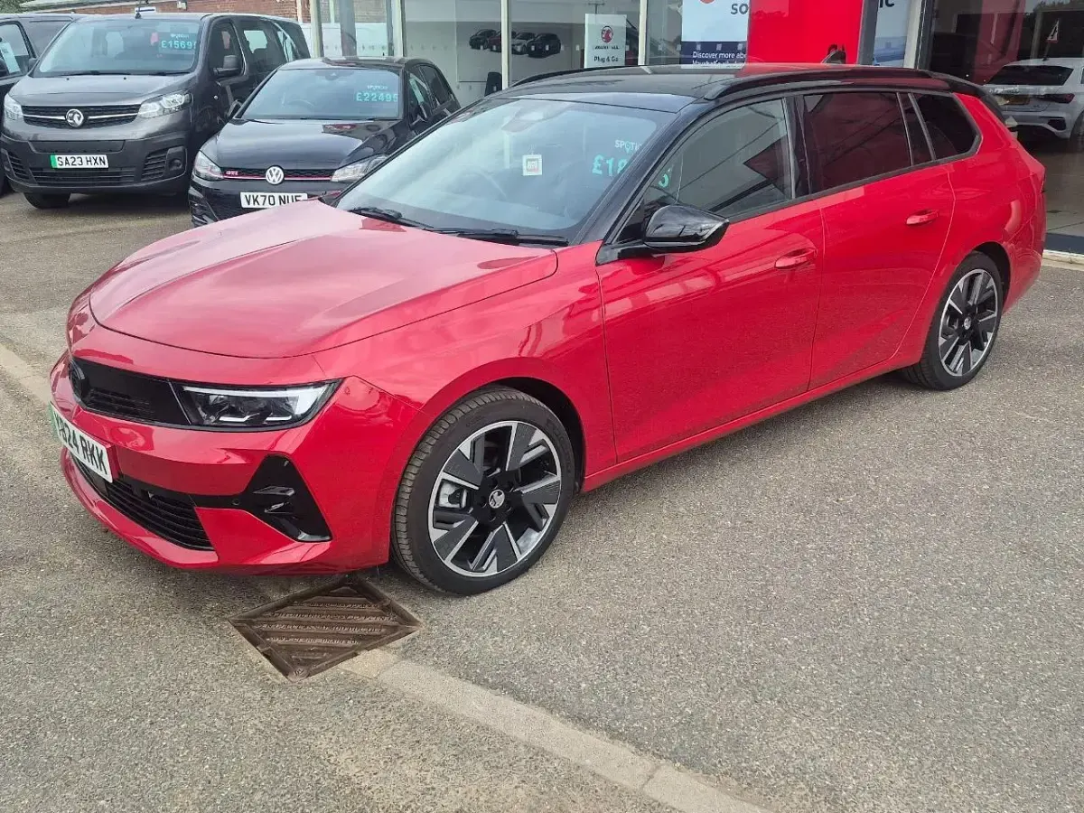 Used Vauxhall Astra Ultimate 113 kW (154 HP) 2024 Red Estate