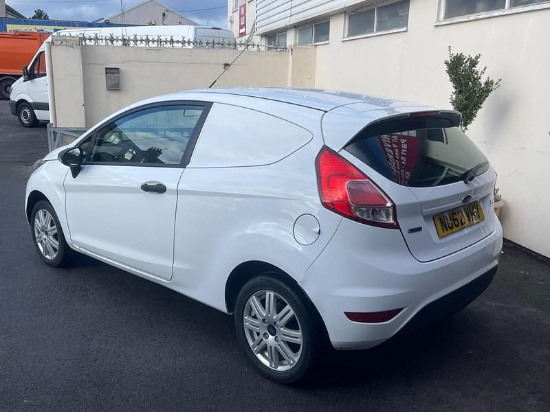 Used Ford Fiesta 2013 White Hatchback