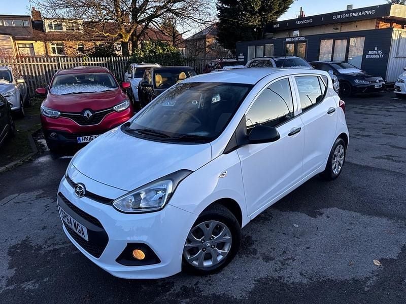 White Used 2014 Hyundai i10 Hatchback | £3,450 (Fair price) - Image 1/4