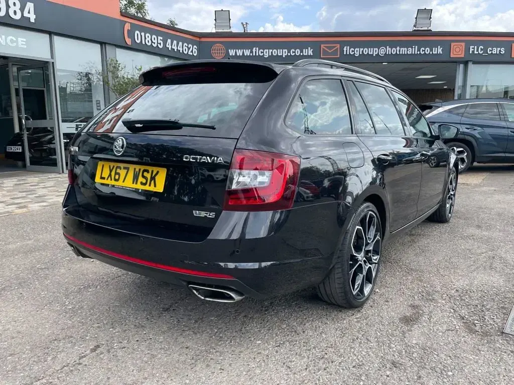 Used Skoda Octavia vRS 230 HP (169 kW) 2017 Black Estate