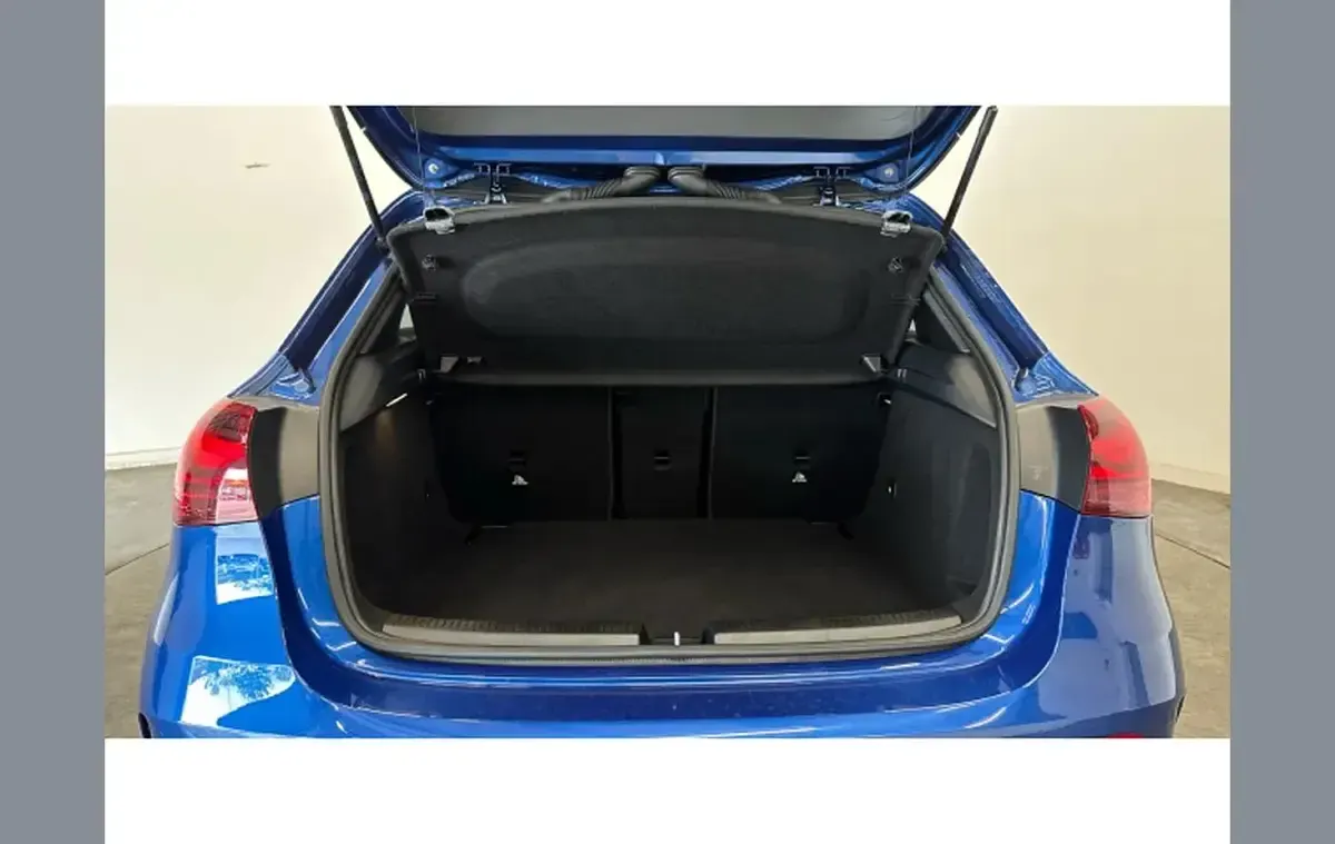 Usado Mercedes A200 Executive 161 CV (118 kW) 2024 Azul Utilitario