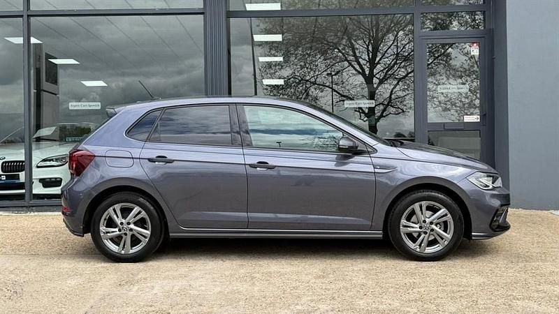 Begagnad VW Polo R-line 2023 Grå Halvkombi