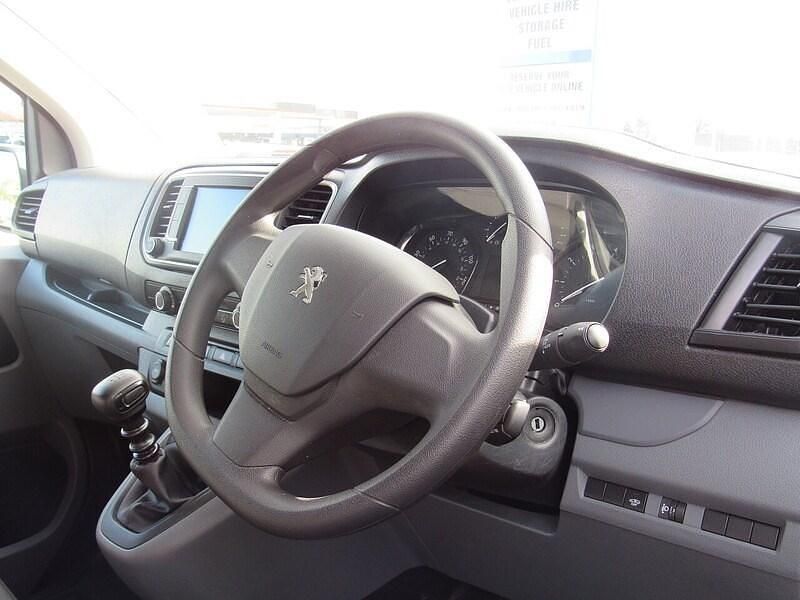 Second-hand Peugeot Expert Premium 2022 Alb Van