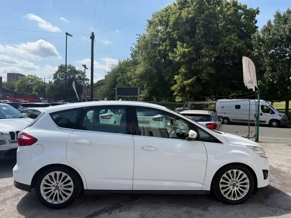 Used Ford C-MAX Titanium 140 HP (102 kW) 2013 White MPV