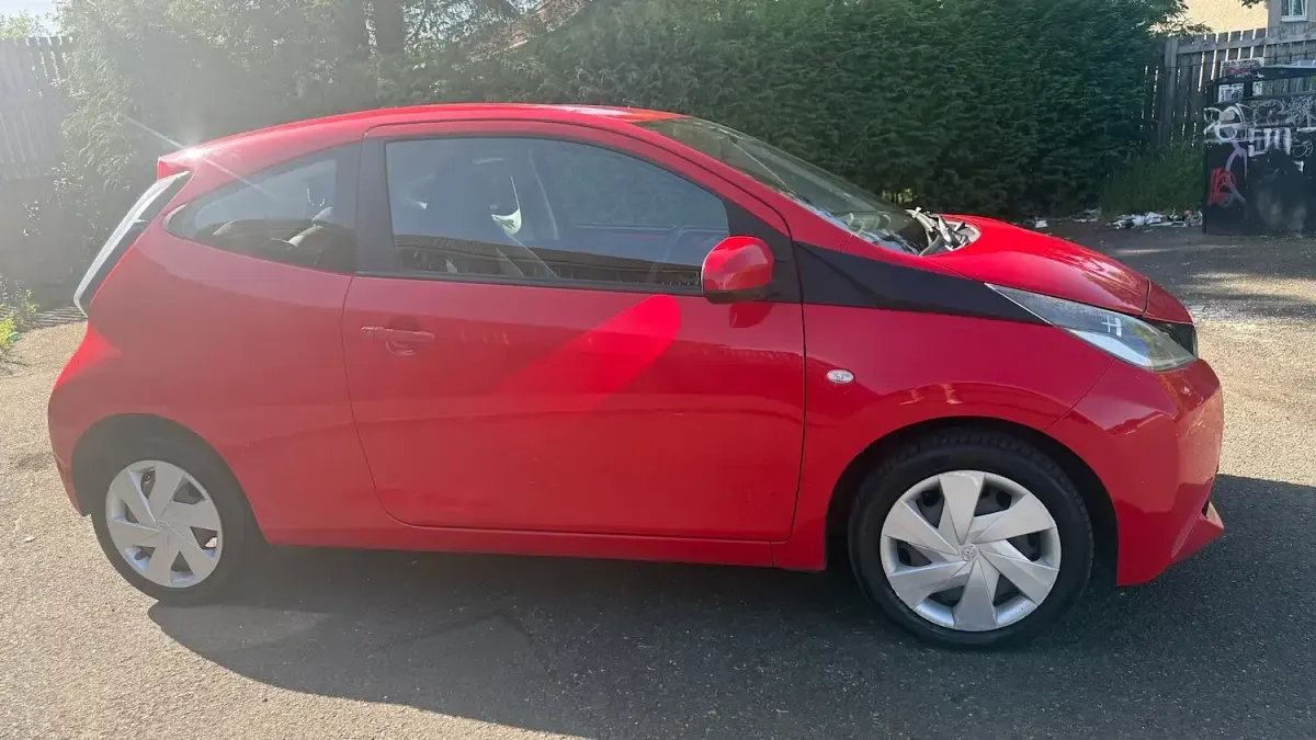 Used Toyota Aygo X-play 69 HP (50 kW) 2015 Red Hatchback