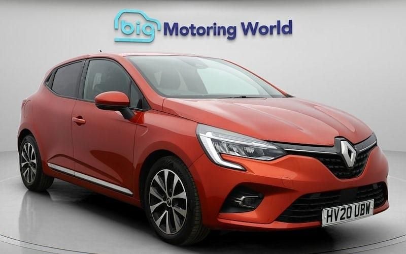 Used Renault Clio V Iconic 101 HP (74 kW) 2020 Red Hatchback