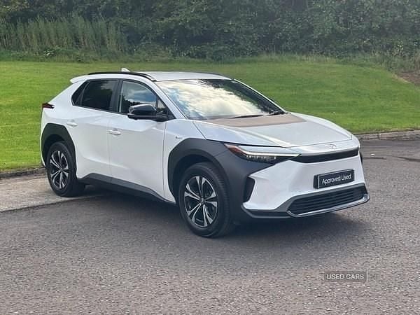 White New 2025 Toyota bZ4X SUV | £31,995 (Fair price) - Image 1/4