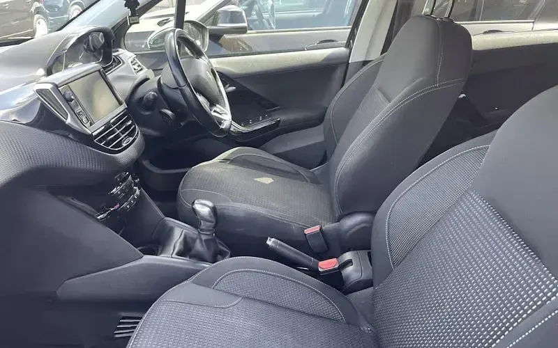 Used Peugeot 208 S 82 HP (60 kW) 2019 Black Hatchback