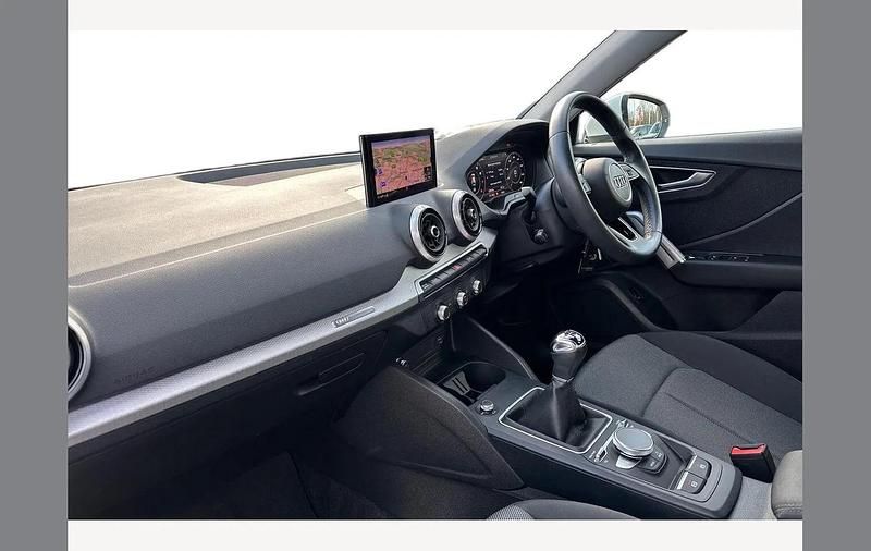 Used Audi Q2 Sport 110 HP (80 kW) 2022 Ibis white SUV