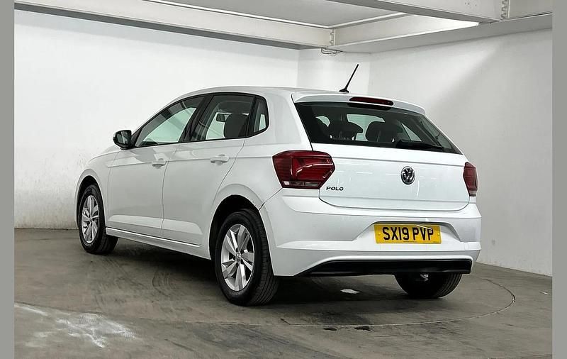 Used VW Polo SE 65 HP (47 kW) 2019 White Hatchback